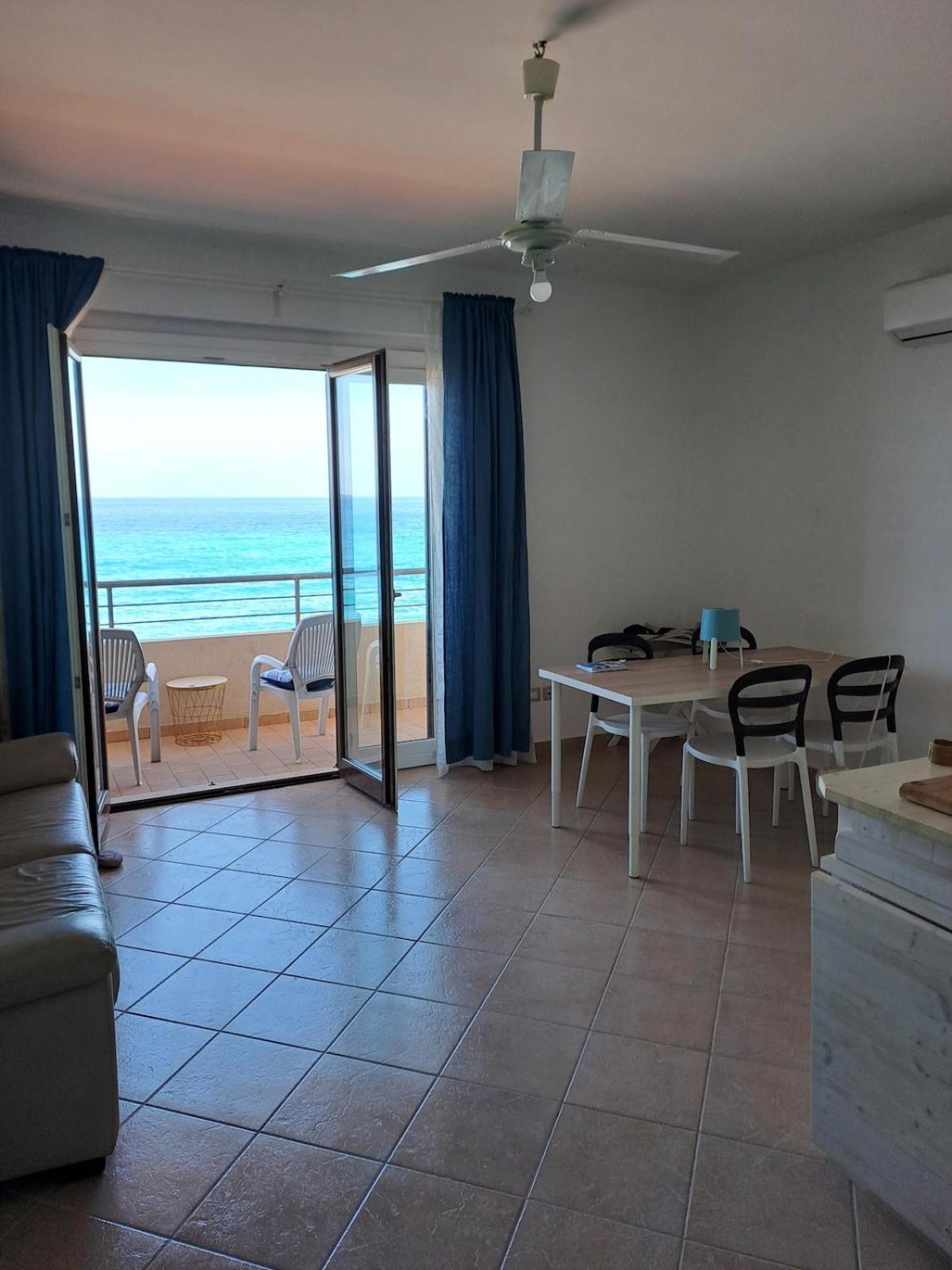 Apartamento Sea House Bagnara Calabra Exterior foto